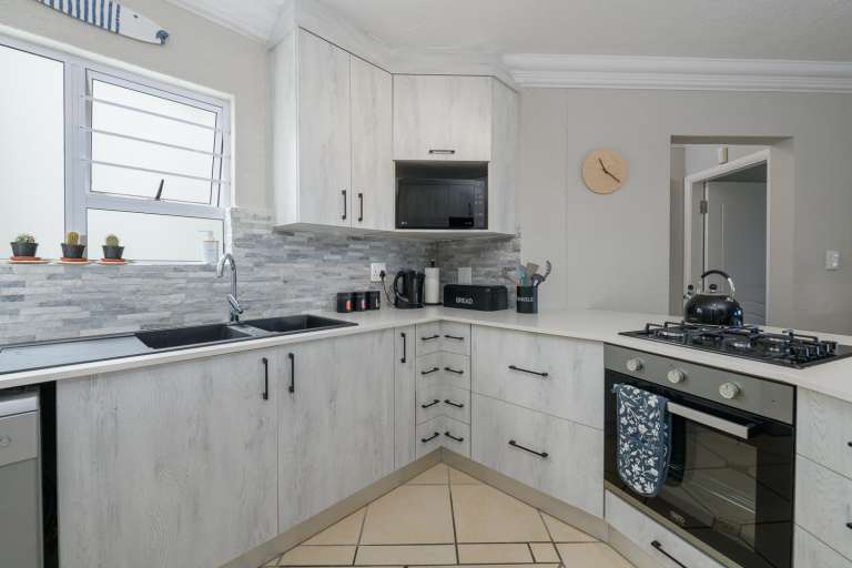 15Praslin March2024 295 768x512